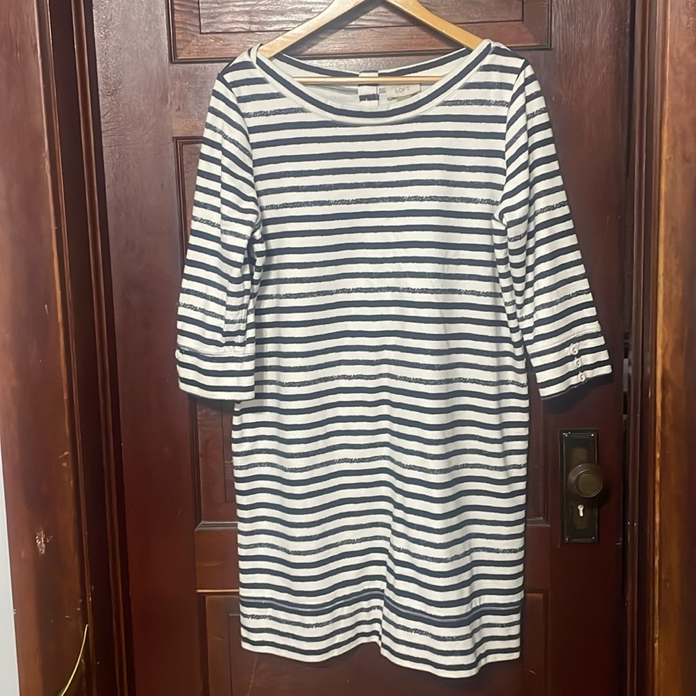 🤍Loft Large dress , White with Navy Stripes